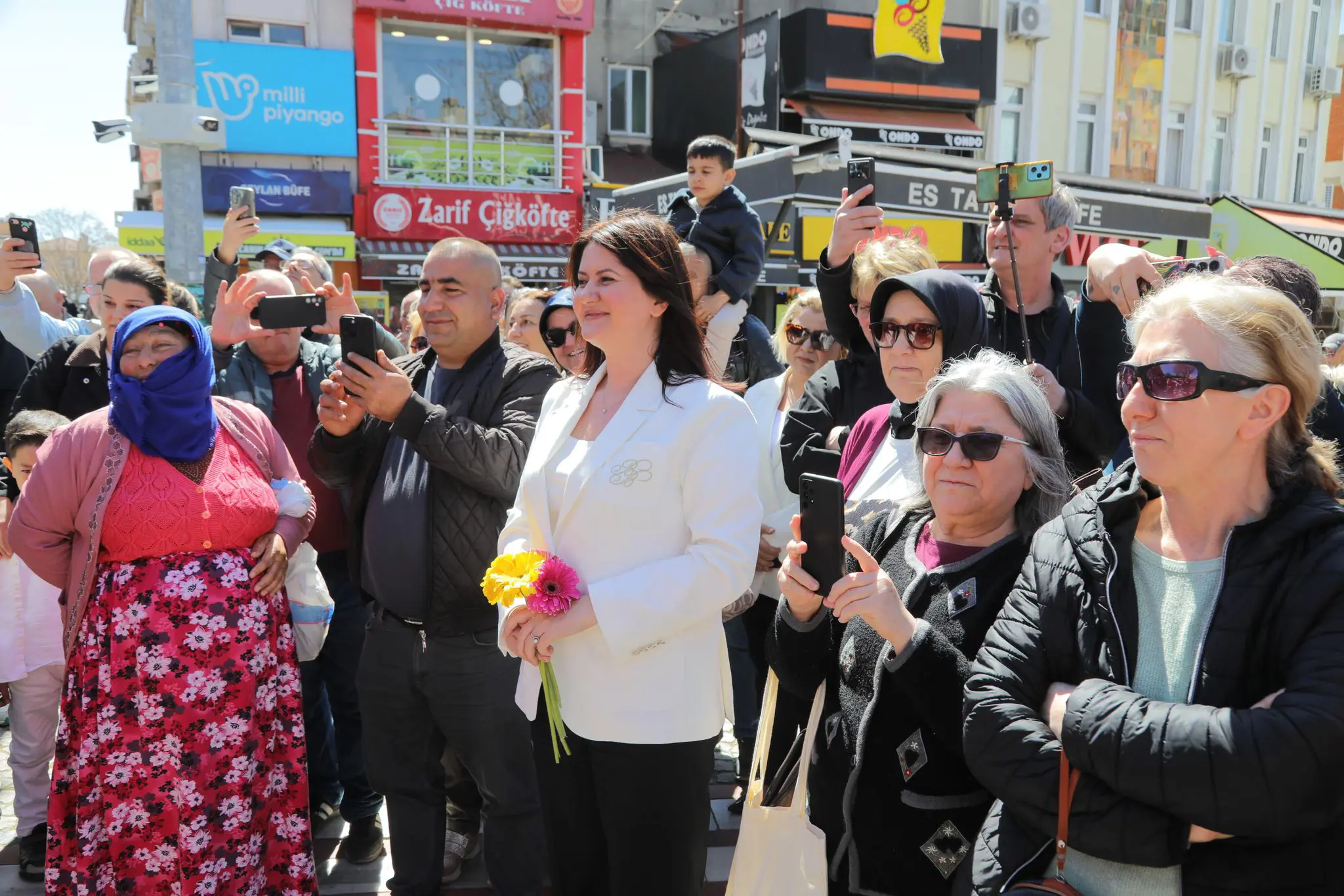 ROMANLAR GÜNÜ EDİRNE’DE ŞENLİK HAVASINDA GEÇTİ galeri görseli